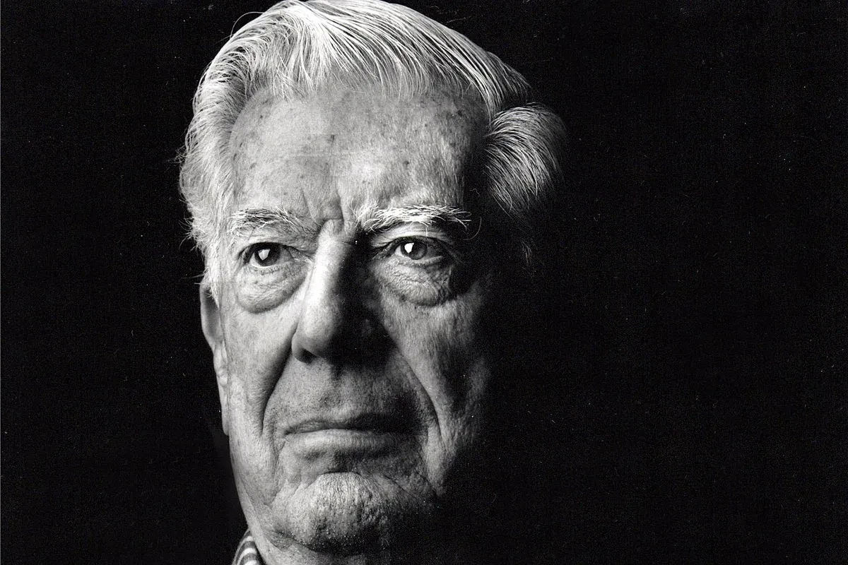 Los restos de Mario Vargas Llosa son incinerados y entregados a sus tres hijos en una ceremonia íntima