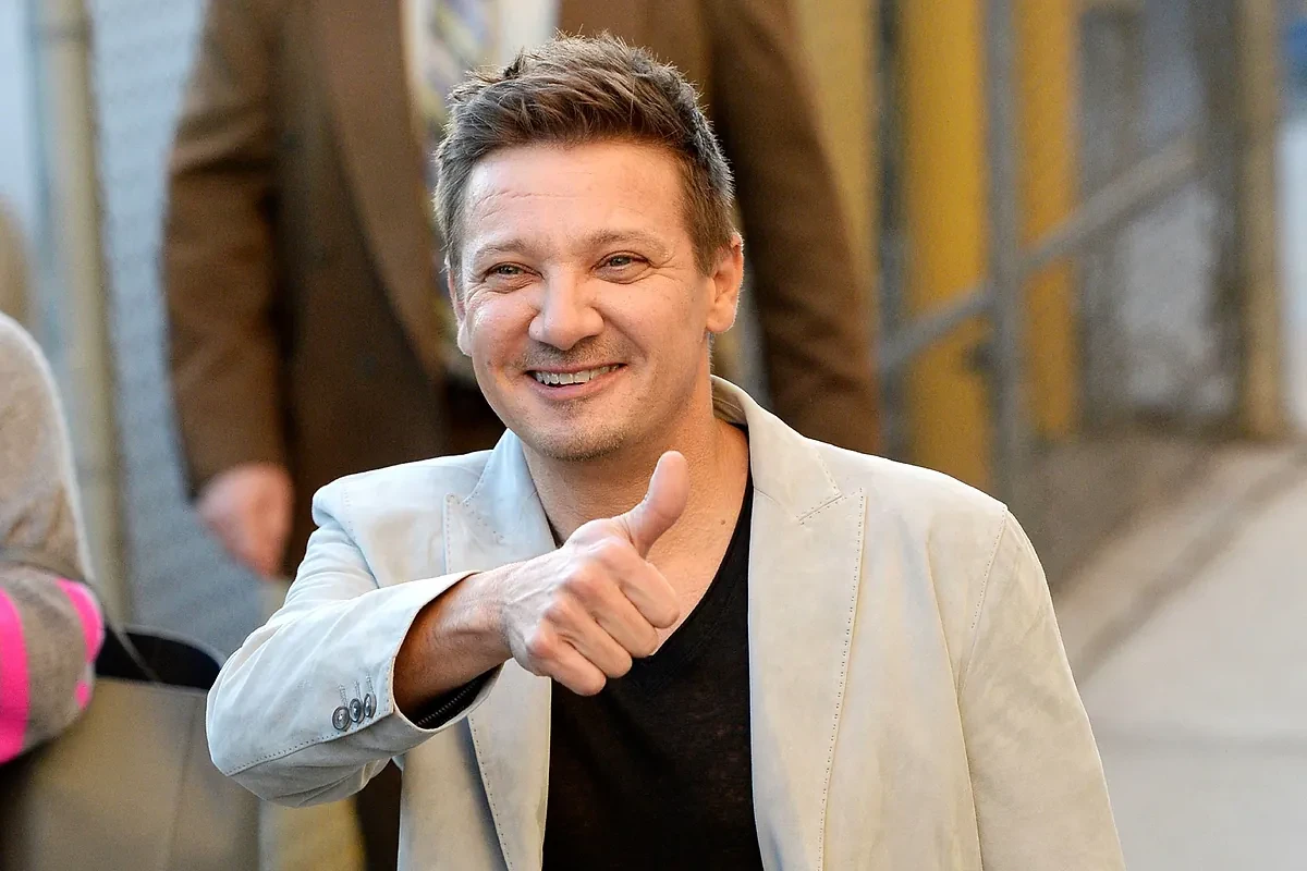 El actor Jeremy Rener describe 