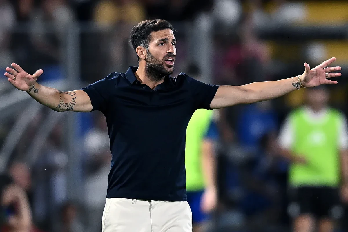 Cesc Fàbregas, que vuelve a Barcelona, confecciona un Como que puede tener hasta 11 jugadores españoles