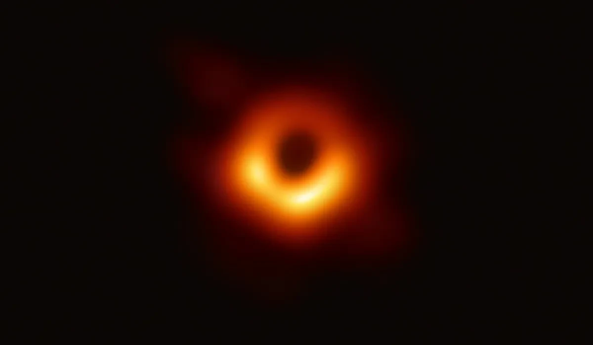 Un cosmólogo italiano propone una misión interestelar para explorar un agujero negro: 
