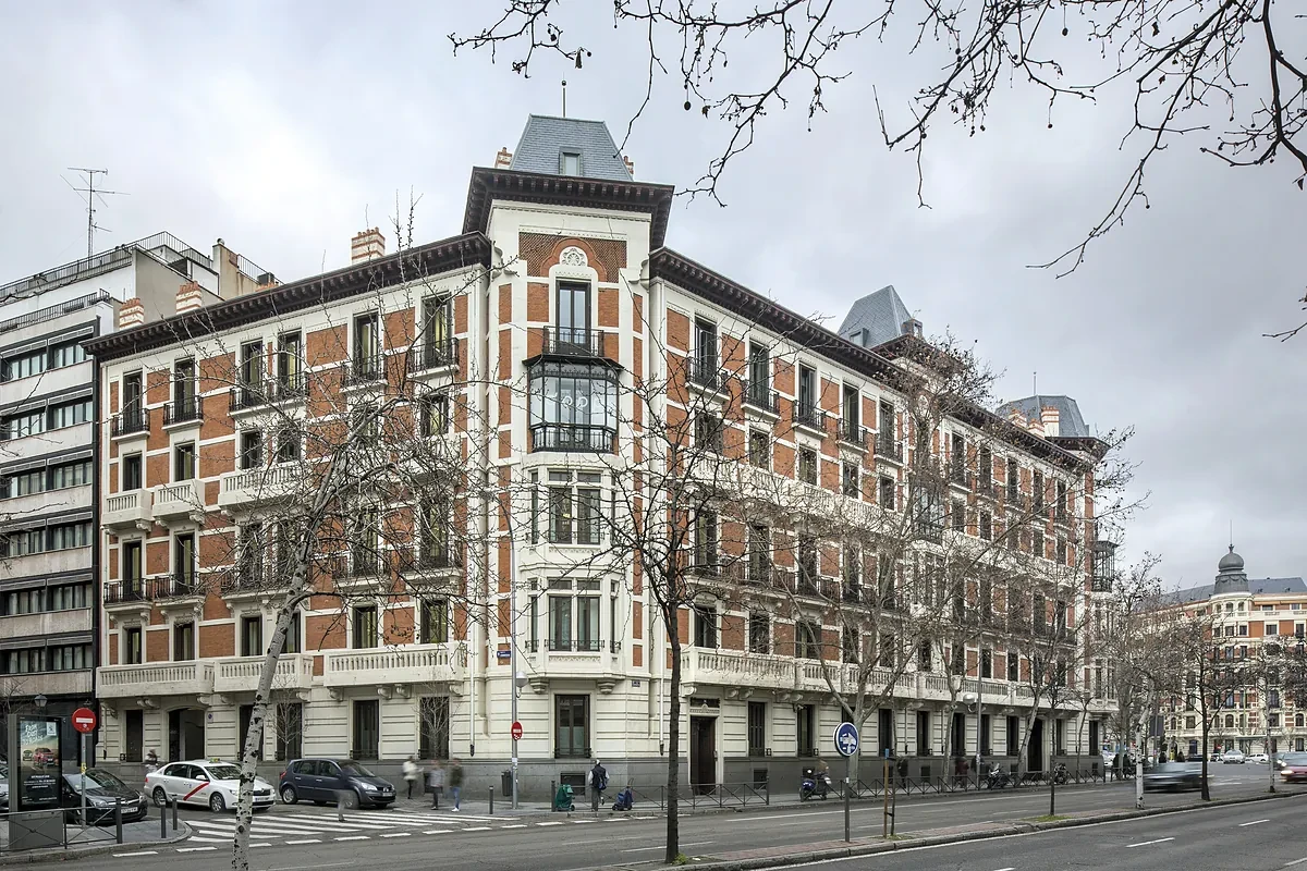 Comprar edificios y conventos cerrados para transformarlos en viviendas de lujo: así se convierte España en el paraíso del 'ladrillo' de las grandes fortunas