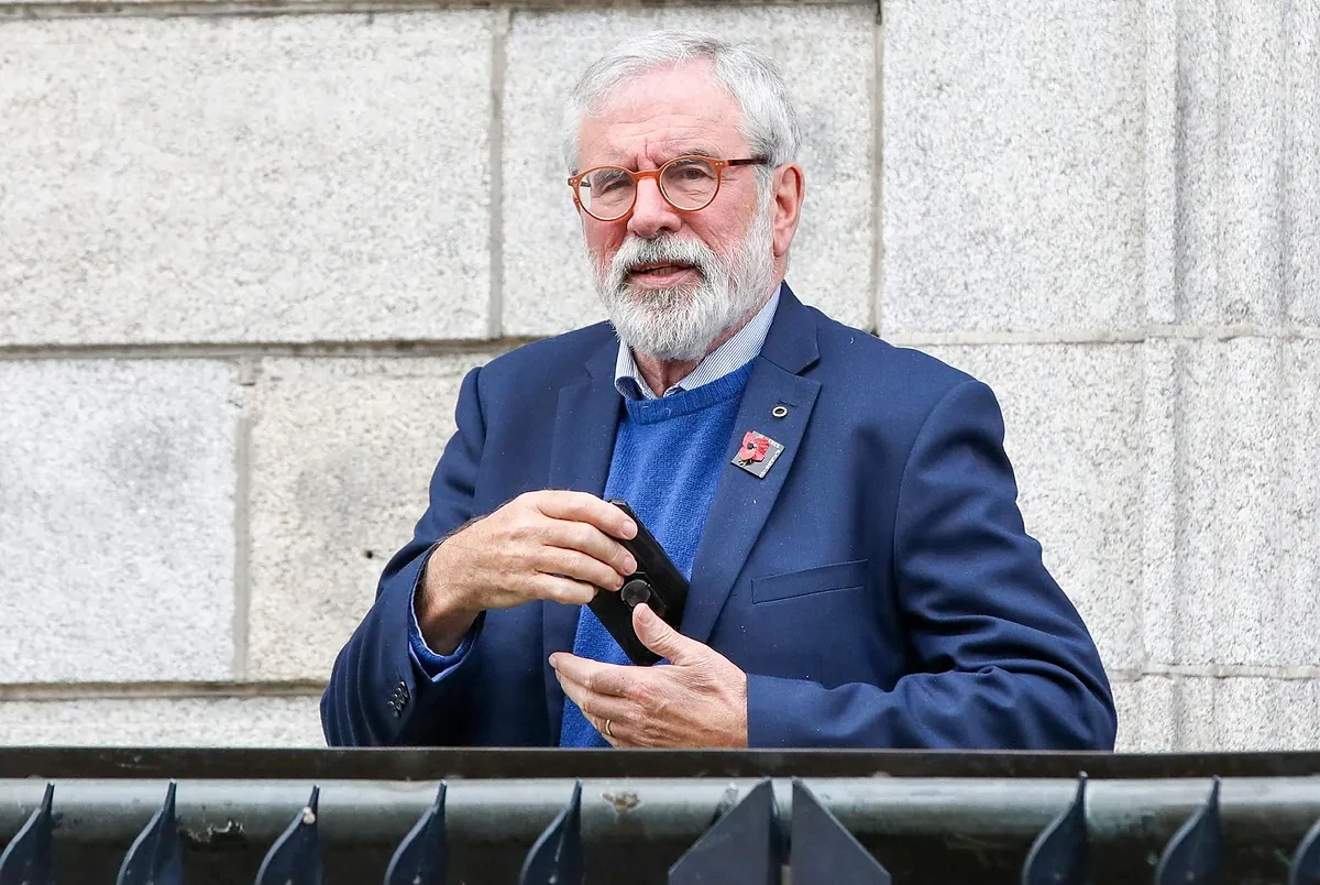 La BBC deberá indemnizar al ex presidente del Sinn Féin, Gerry Adams, con 100.000 euros por difamación por vincularlo al asesinato de un compañero