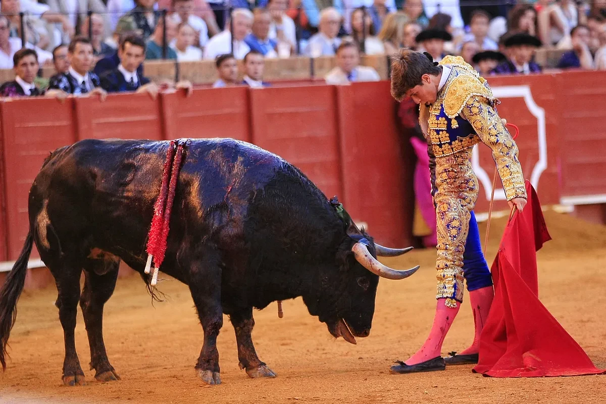 Aarón Palacio corta dos orejas en la Maestranza