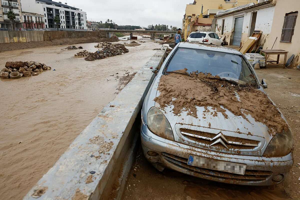 Un hombre herido al hundirse la primera planta de una vivienda de Algemesí