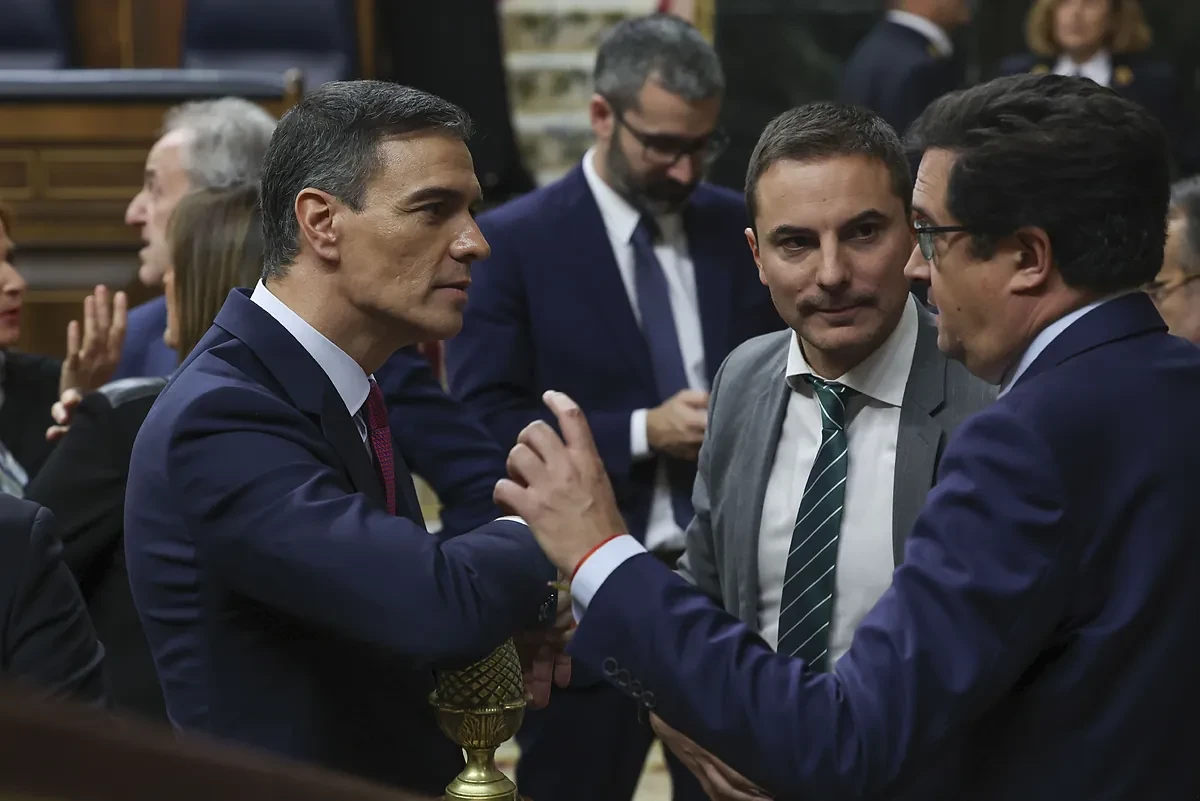 Juan Lobato apoya el movimiento de los críticos a Sánchez: 