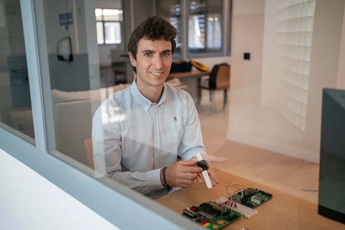 Un investigador español crea una pulsera inteligente para monitorizar la epilepsia