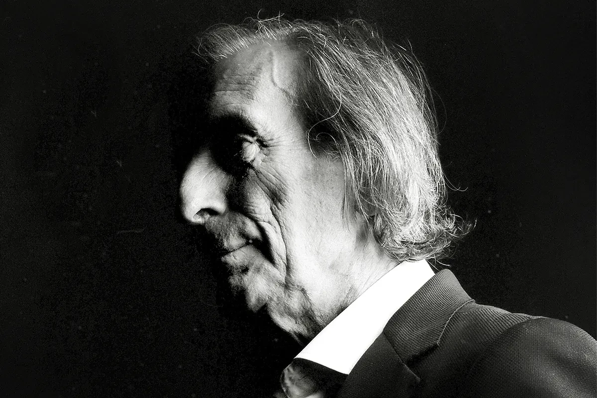 Julio Martínez Mesanza, el premio Nacional de Poesía al que canta Loquillo: 