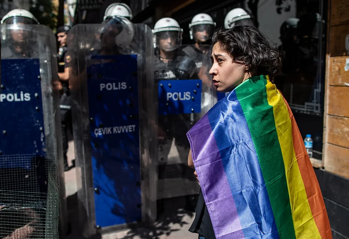 Turquía pretende criminalizar a la comunidad LGTB: 