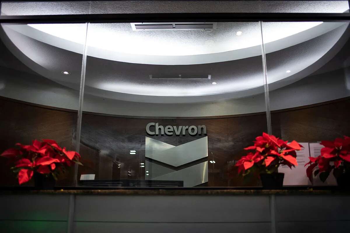 EEUU mantiene de momento la licencia que permite a la petrolera Chevron operar en Venezuela