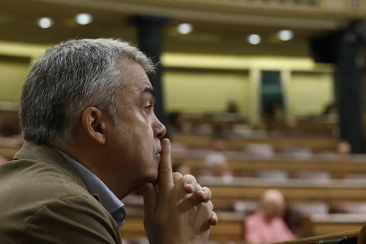 Santos Cerdán niega haber participado en adjudicaciones ilícitas: 