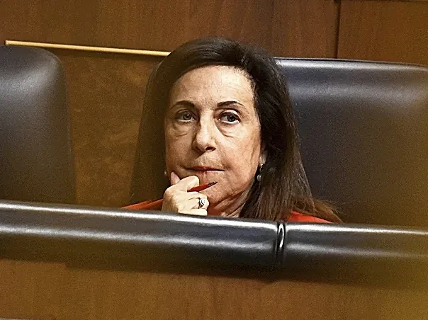 Arranca el plan de gasto 'exprés' en defensa: Robles da dos meses a la industria para presentar proyectos de I+D y la Agencia Espacial ficha en el ejército
