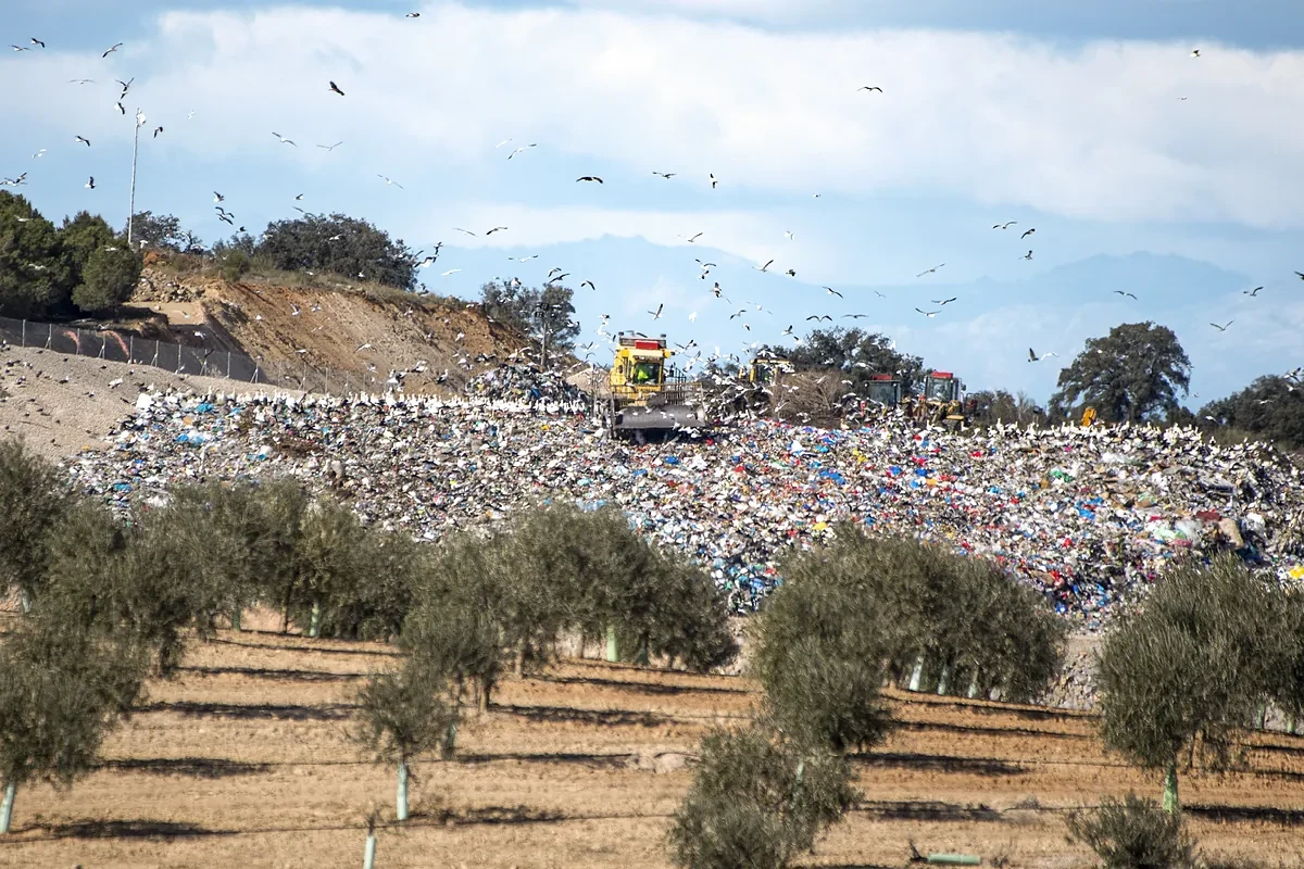 Europa busca en la basura su autonomía estratégica frente a China o Trump: 