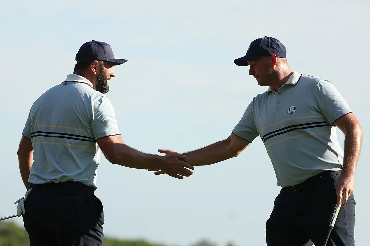 Jon Rahm, líder del arrebatador comienzo europeo en Nueva York ante la mirada de Trump