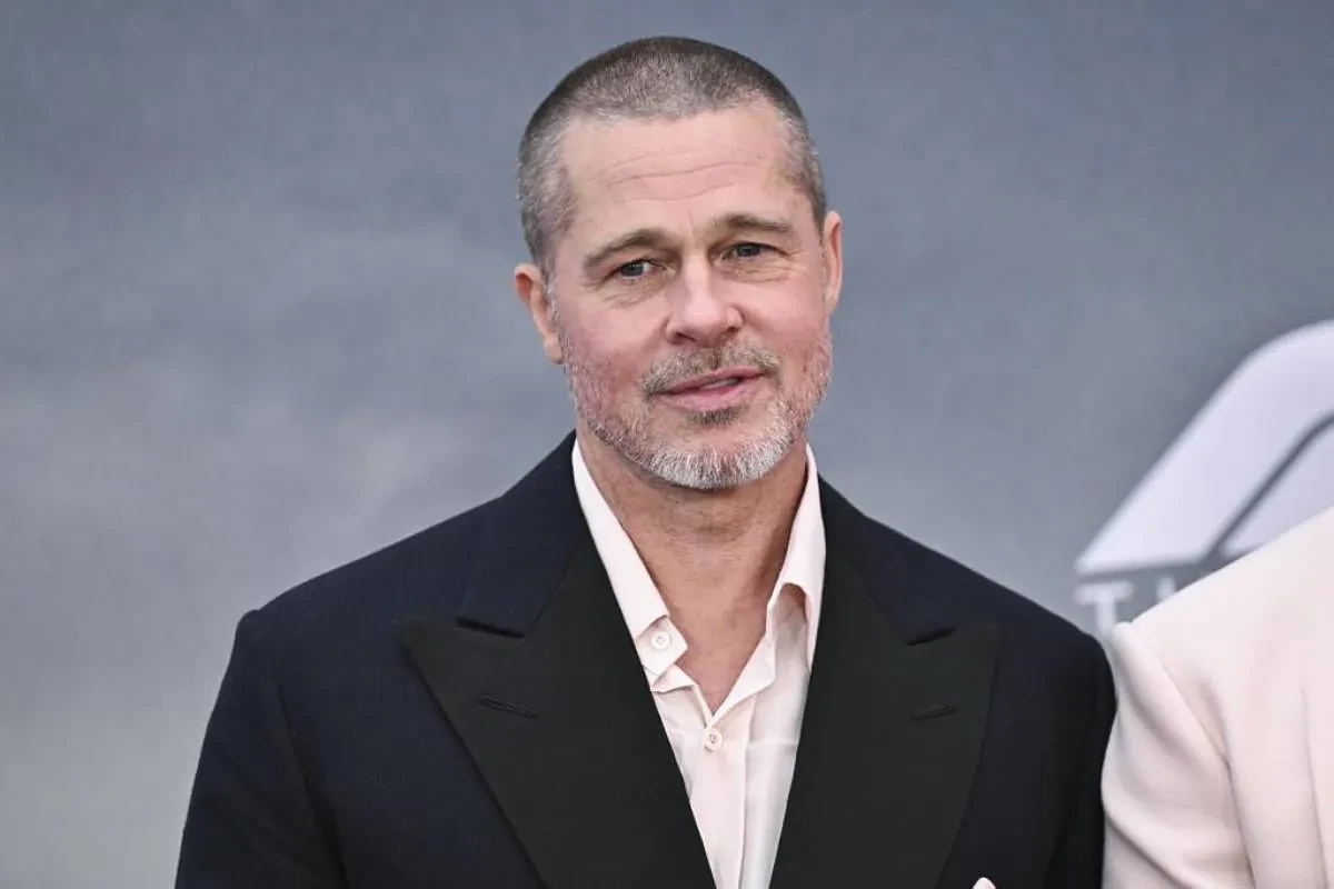 Roban en la mansión de Brad Pitt de Los Ángeles mientras él estaba de promoción en Londres