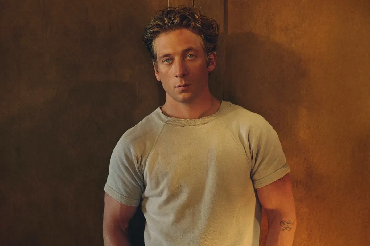 Jeremy Allen White: 