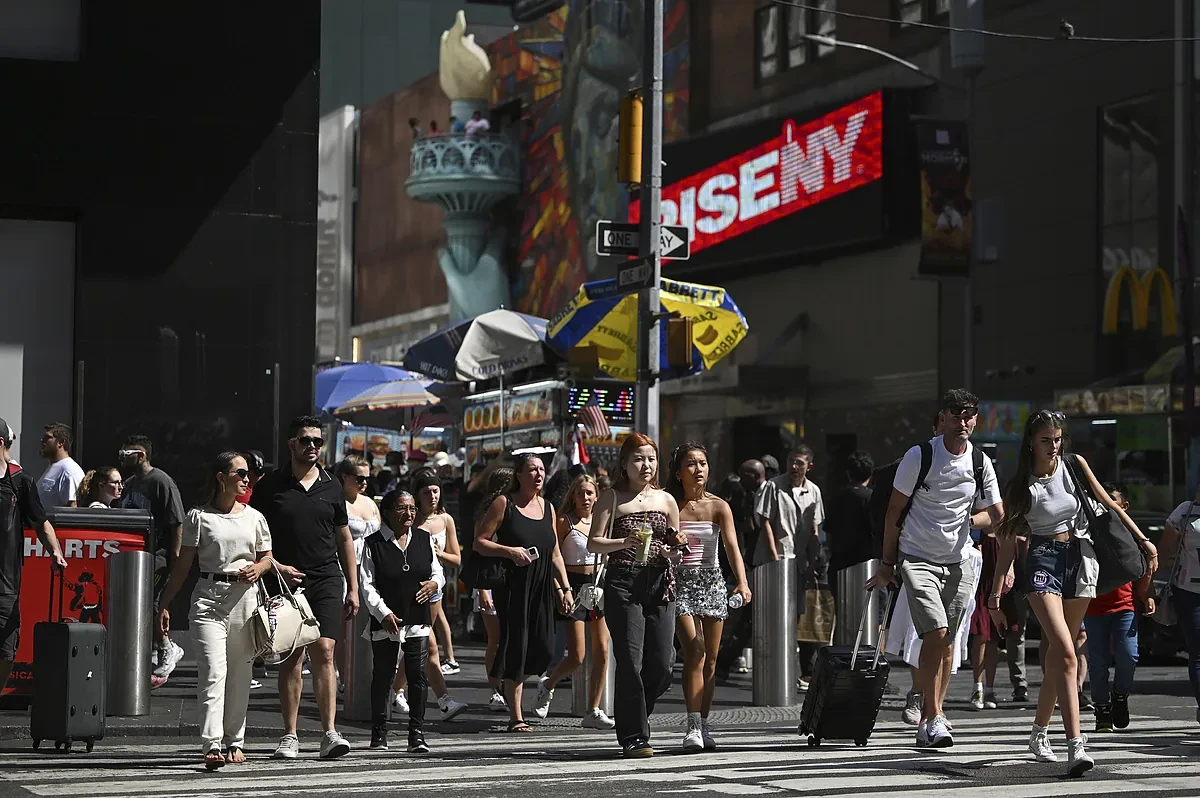Inflación, leyes anti pisos turísticos y la política de 'santuario': por qué una noche de hotel cuesta más 300 euros en Nueva York