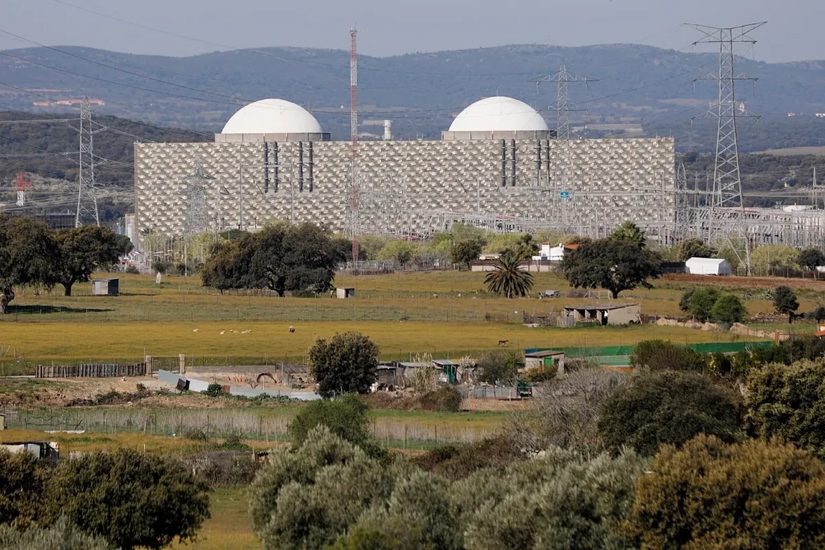 Almaraz comunica la parada de su reactor I tras registrarse una incidencia dentro del recinto de contención
