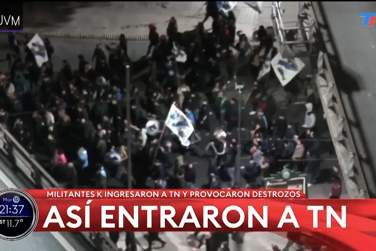 Así han destrozado militantes kirchneristas las instalaciones de la televisión pública argentina