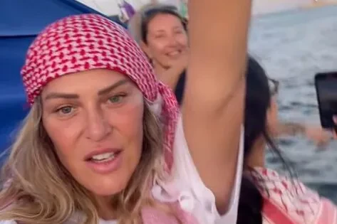 Ana Alcalde, la ferviente conversa al islam a la que llaman 'Barbie Gaza': una trabajadora social con seis hijos