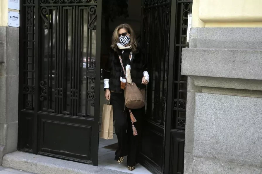La Audiencia da 10 das a la esposa de Brcenas y otros cinco condenados para entrar en prisin