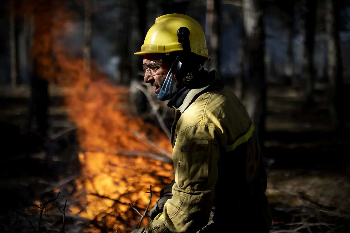 Nuevo frenazo a la ley de los bomberos forestales que lleva casi una década estancada y quedó paralizada por el adelanto electoral