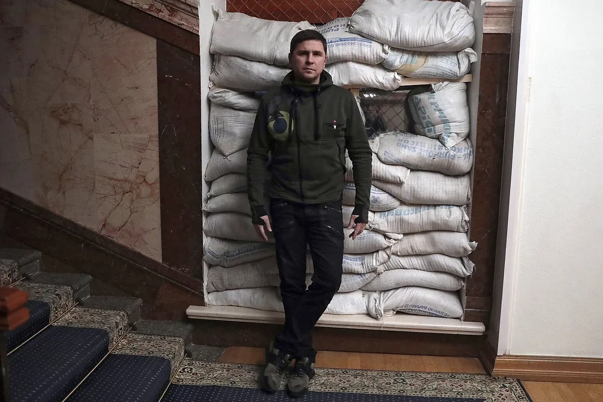 Mijailo Podolyak, asesor presidencial y mano derecha de Zelenski: 