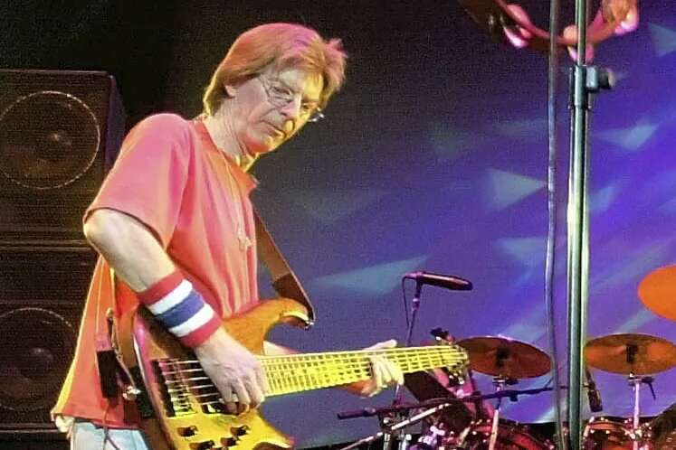 Muere el músico Phil Lesh, cofundador de Grateful Dead, a los 84 años