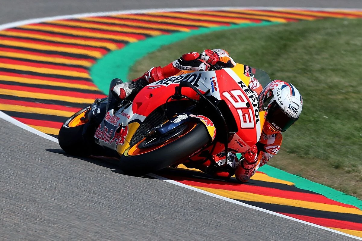 Paso adelante de Márc Márquez; 'pole' para Zarco