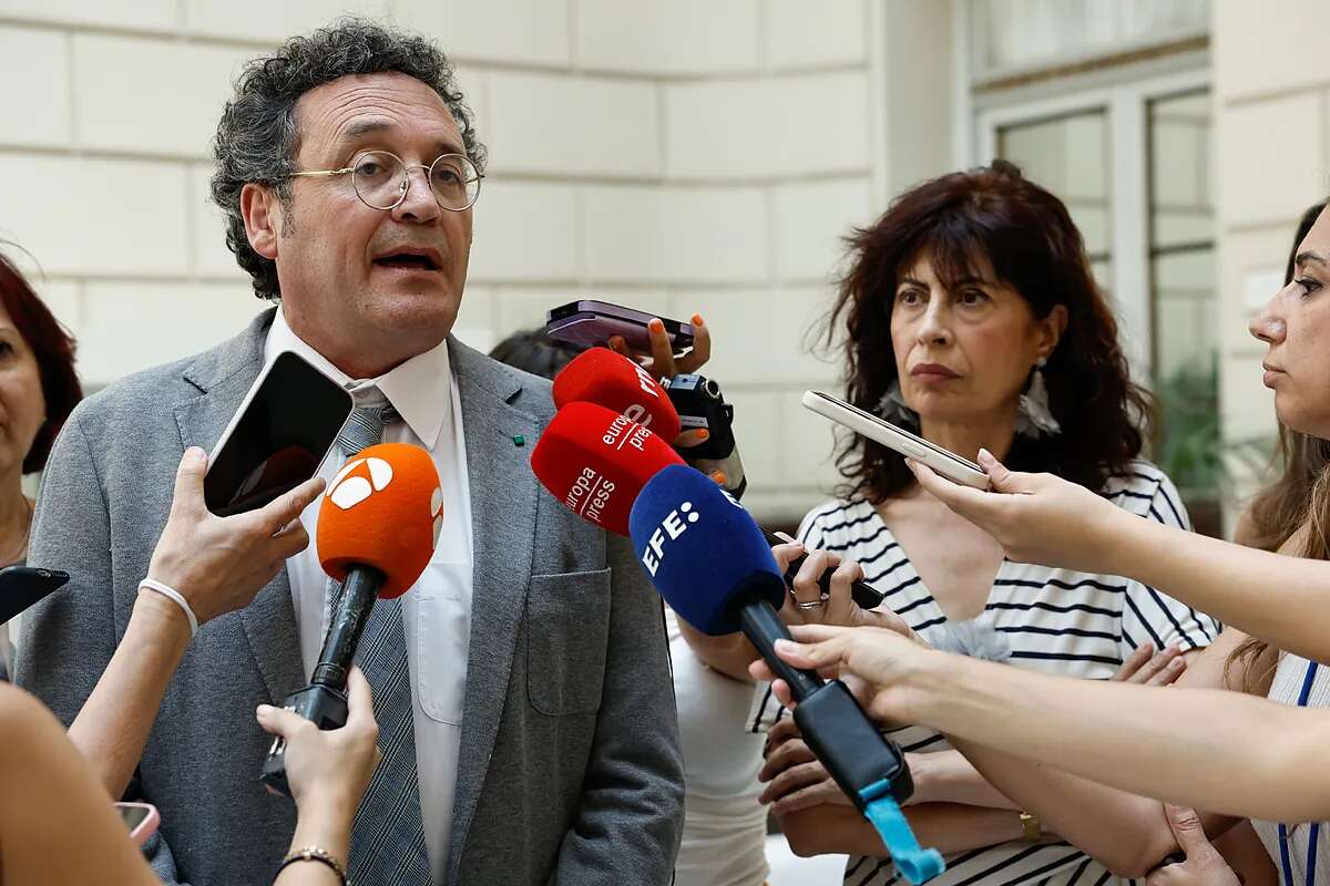 Forro: Bolsa testicular contra la que se frotan las órdenes judiciales ignoradas