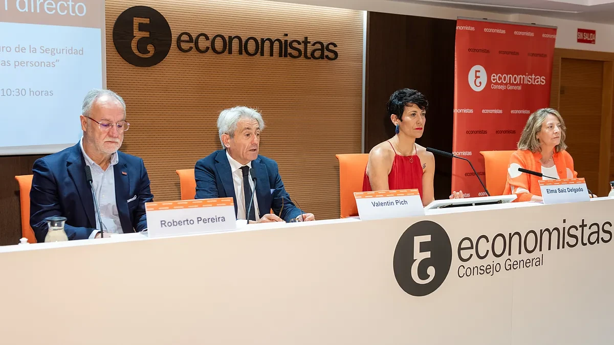 Saiz apuesta abiertamente por consolidar el pago de pensiones con impuestos al tiempo que defiende que el sistema es 