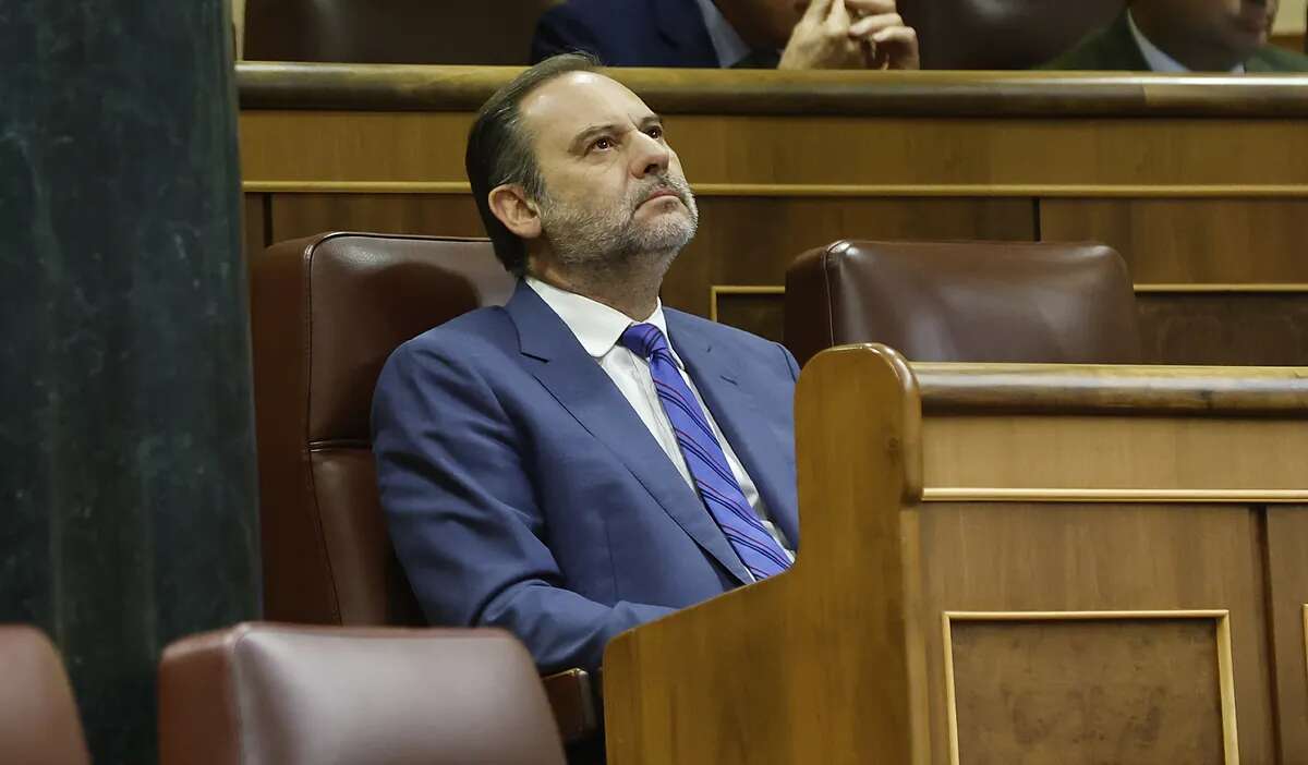 El PSOE da cinco días de plazo a Ábalos para que se defienda antes de decidir si lo expulsa o lo readmite