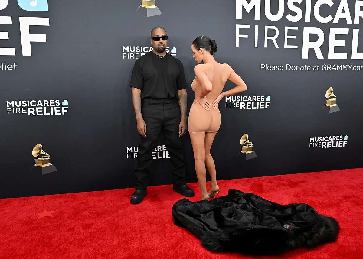 Kanye West y Bianca Censori rompen días después del desnudo en los Grammy y las declaraciones antisemitas del rapero