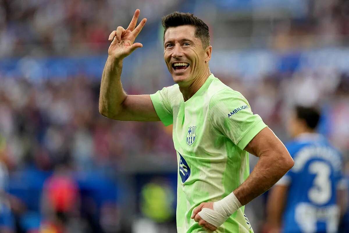 Lewandowski, con un 'hat- trick', le da aún más alas al Barça