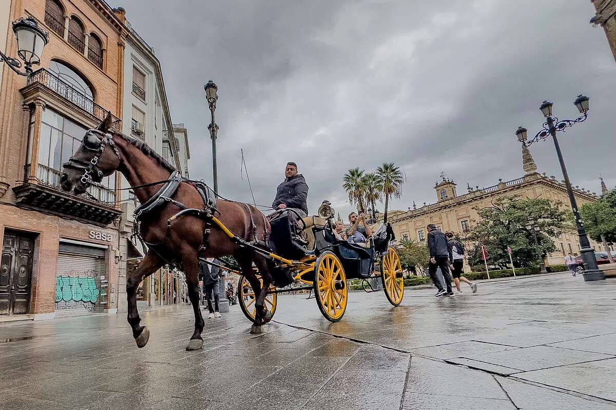 La borrasca ex-Leslie obliga a activar avisos por lluvia en 10 comunidades y Ceuta