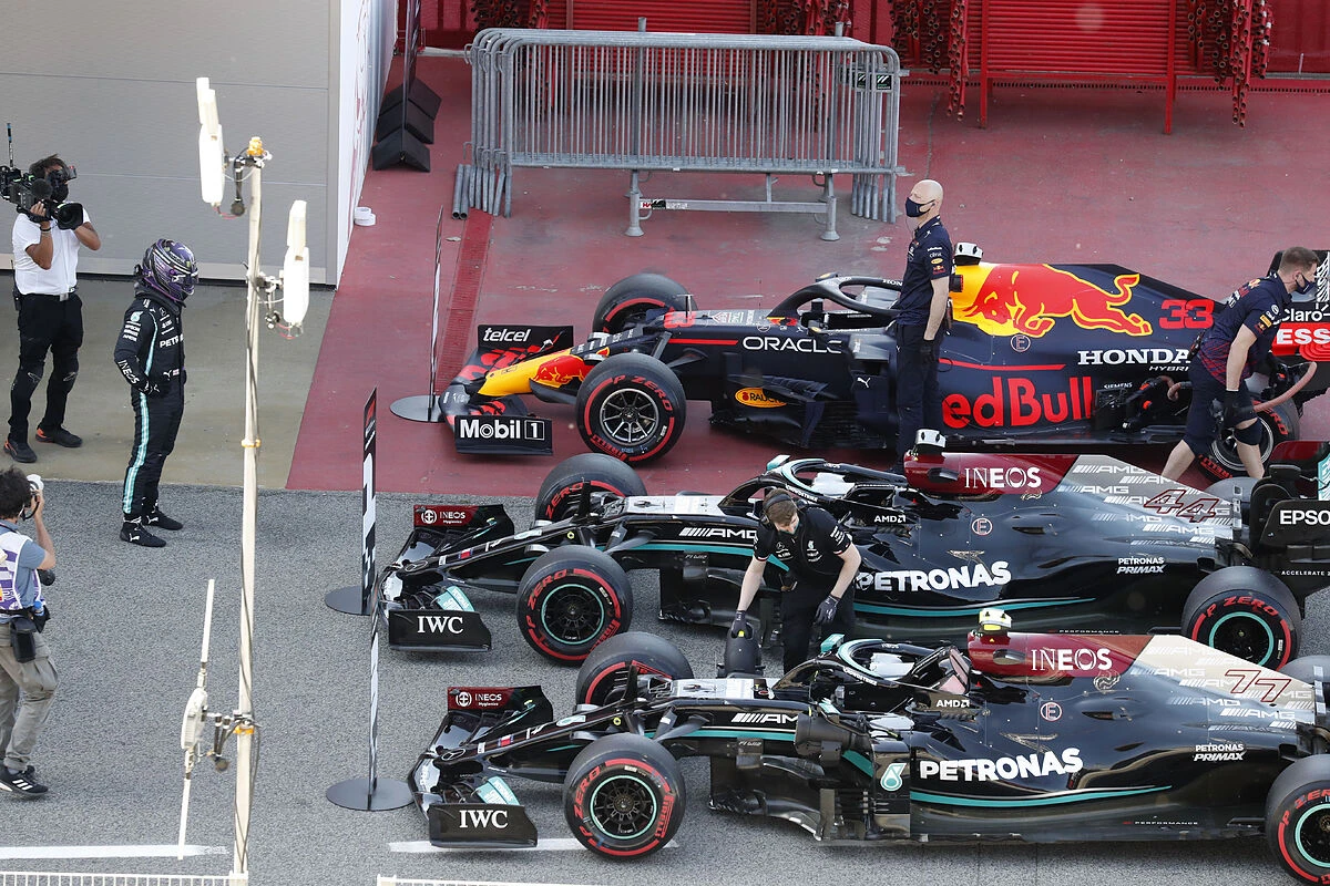 Montmel se rinde ante la centsima 'pole' de Hamilton: Sainz saldr sexto y Alonso dcimo