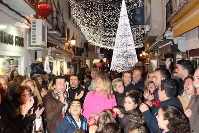 Luces de esperanza para los comercios de Marbella