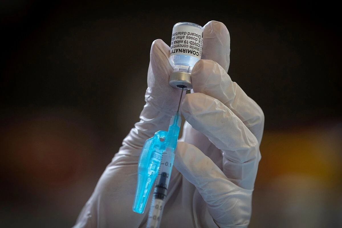 EEUU investiga problemas cardiacos en algunos jvenes vacunados