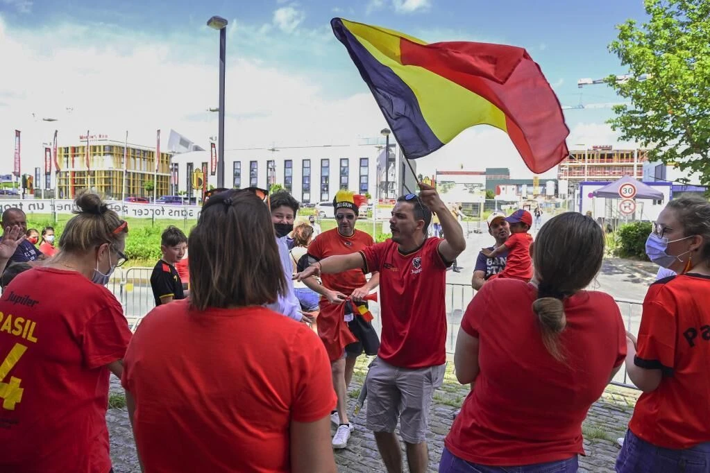 Demonios, banderas, bofetadas