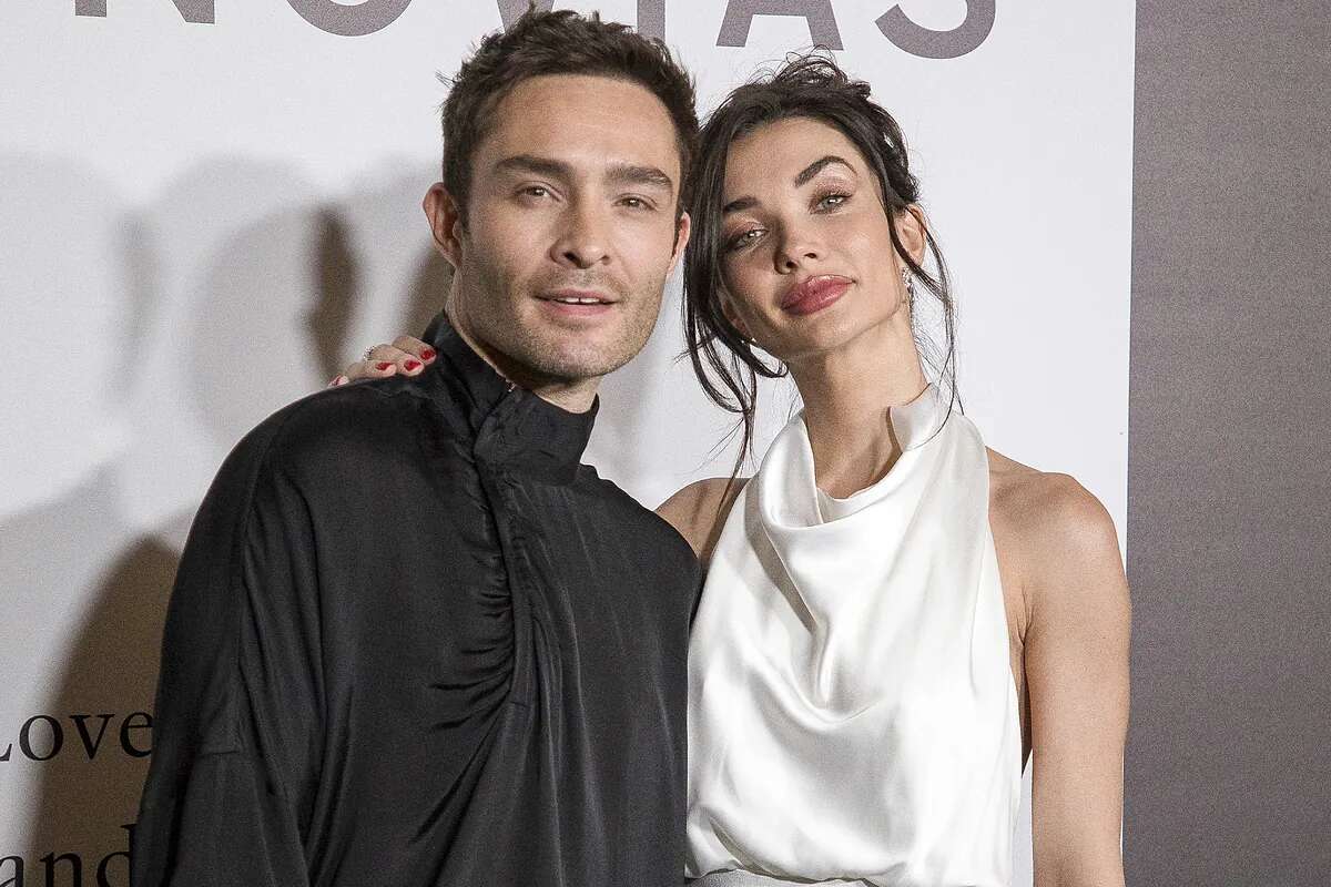 Ed Westwick, el actor de 'Goship girl' absuelto de tres delitos de violación, se casa con la modelo Amy Jackson