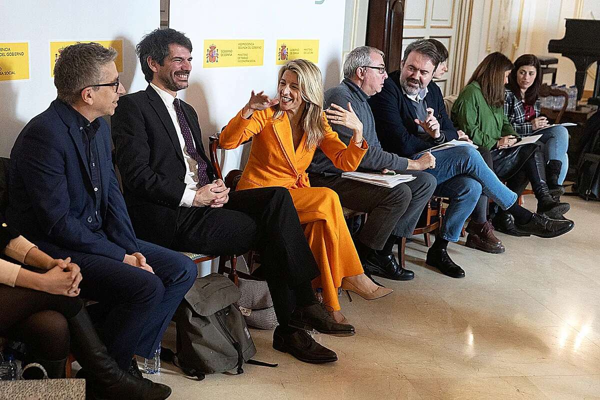 Yolanda Díaz quiere hilo directo con Puigdemont sin injerencias del PSOE para reducir la jornada laboral