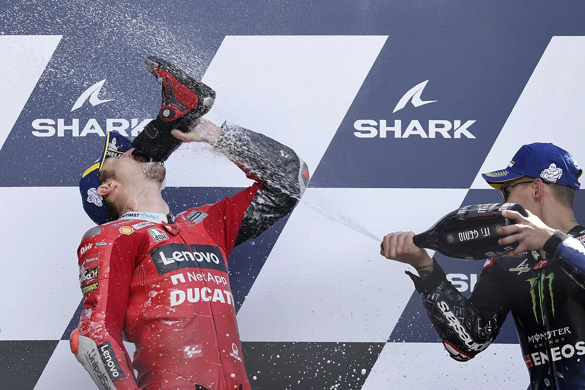 El ejrcito de Ducati acorrala a Fabio Quartararo en Le Mans