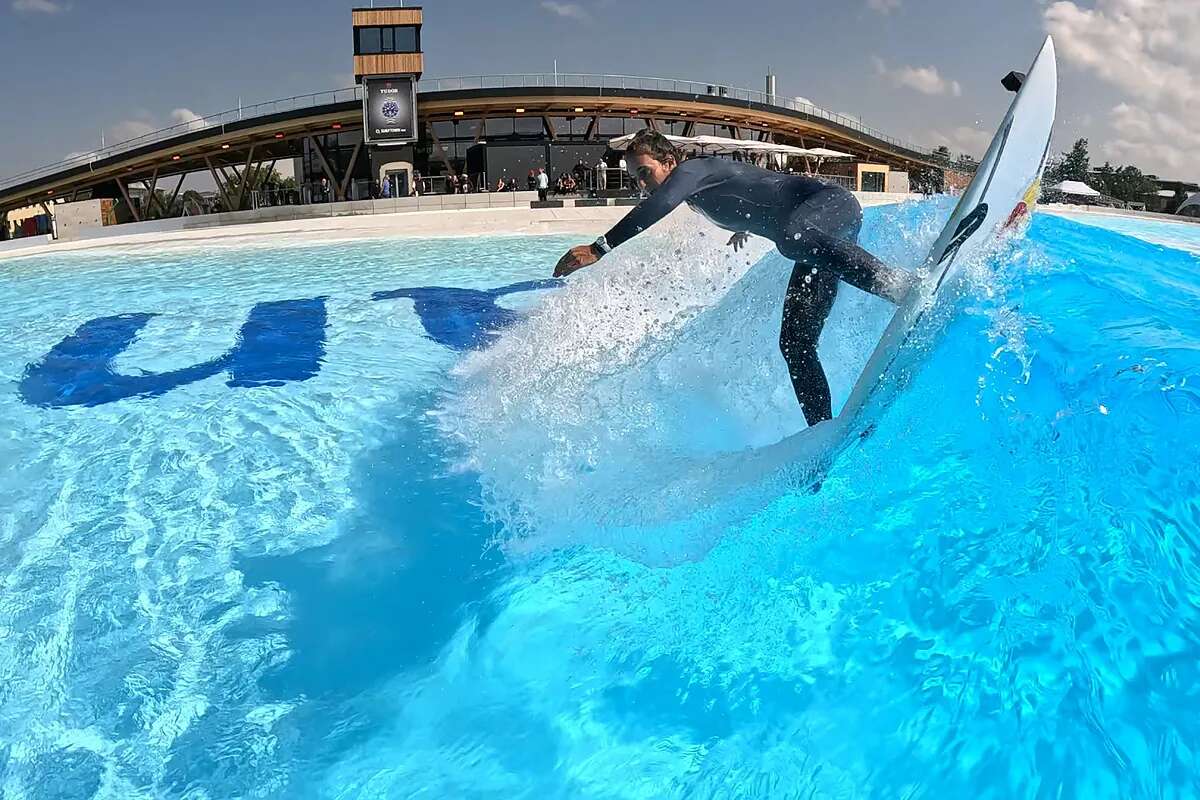 Piscinas de olas, rocódromos, sets virtuales... los 'secretos' artificiales de deportistas como Fernando Alonso: 