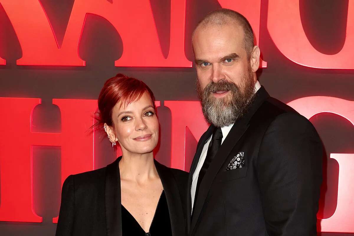 Lily Allen se separa de su marido, la estrella de Stranger Things David Harbour, tras pillarle en una app de citas