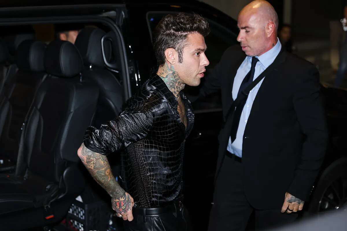 Primera aparición pública de Fedez tras dejar el domicilio familiar: 