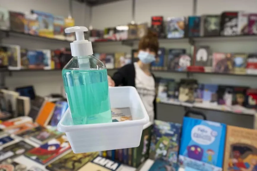 Dos nios, a punto de perder la vista tras lanzarse gel hidroalcohlico en un colegio en Galicia