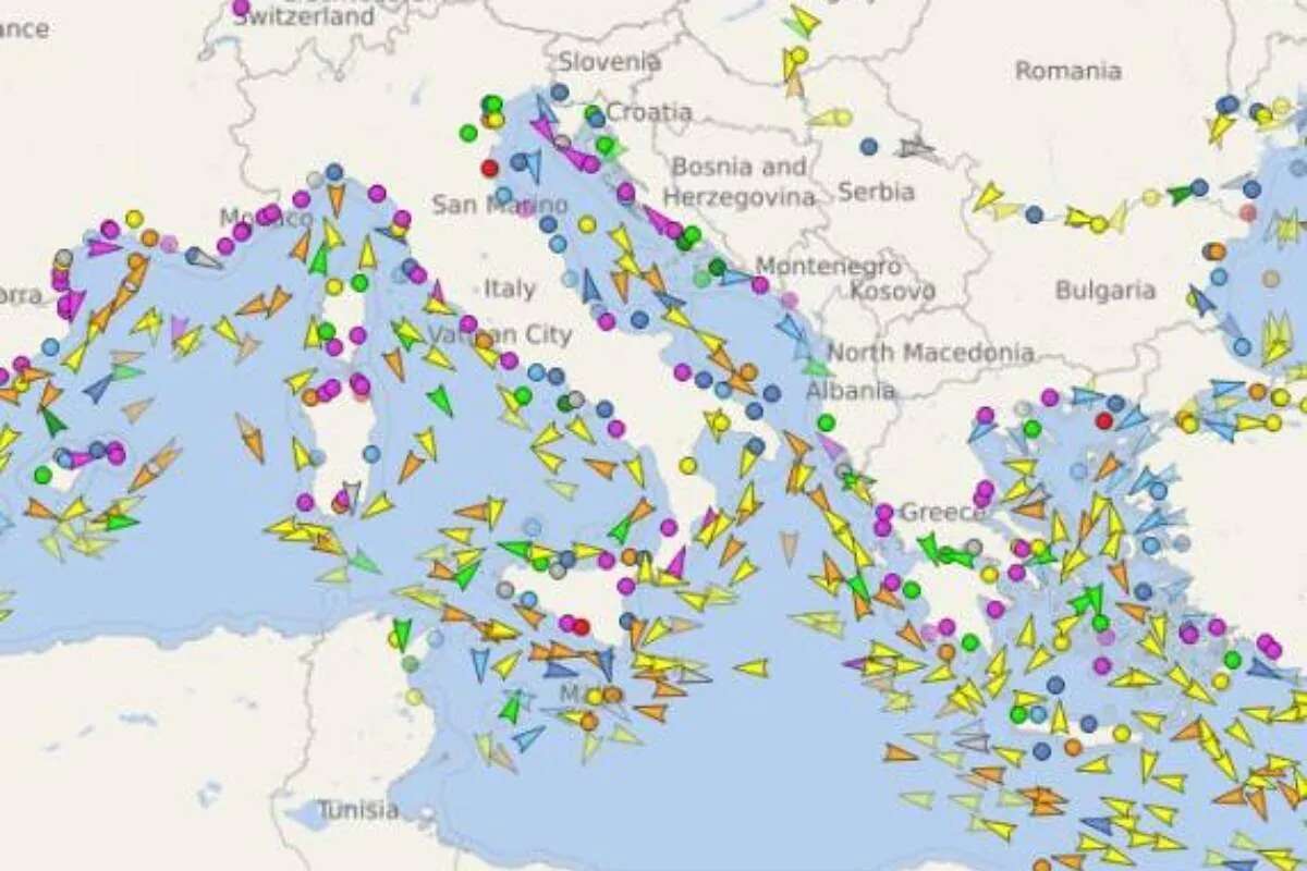 Un hacker de 15 años de Cesena alteraba las rutas de los barcos en el Mediterráneo por diversión