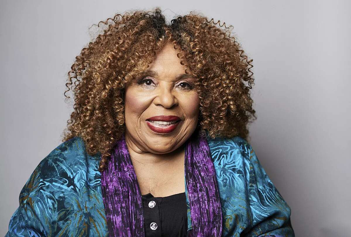 Muere Roberta Flack, la reina del soul que enamoró al mundo con Killing Me Softly with His Song