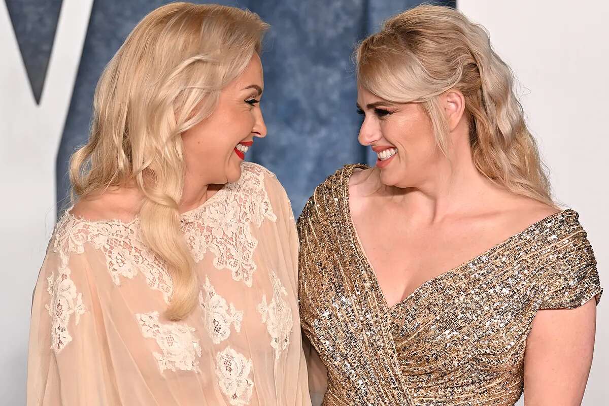 La boda privada Rebel Wilson con Ramona Agruma en Cerdeña y su historia de amor: citas tradicionales, pedida de mano en Disney...