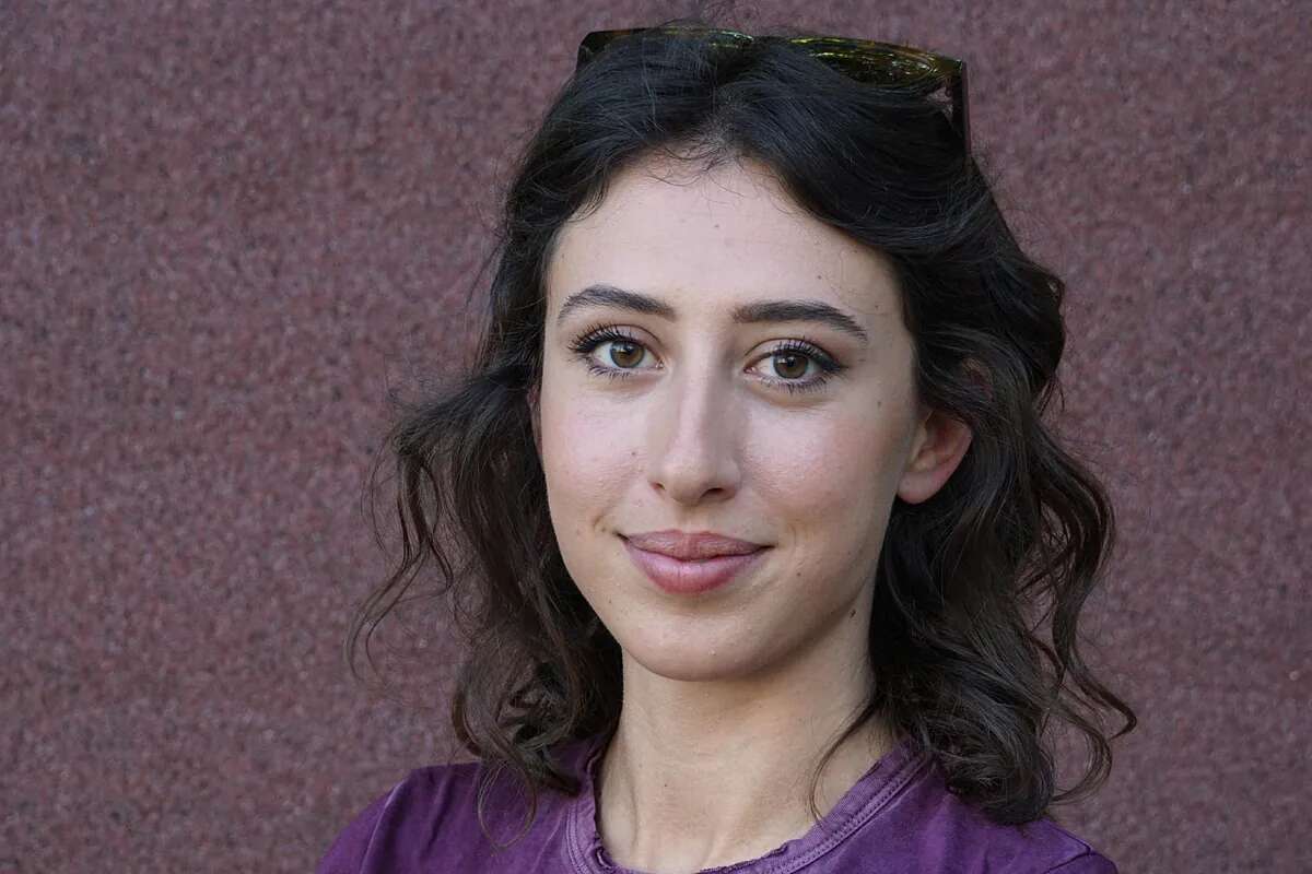 Cecilia Sala, la periodista encarcelada sin cargos en Teherán que enfrenta a Italia e Irán