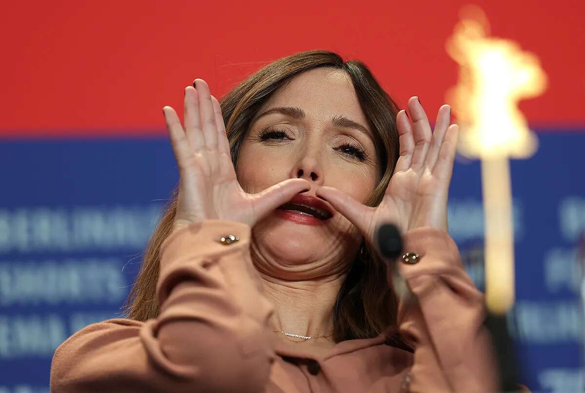 If I Had Legs I'd Kick You: Rose Byrne conmociona la Berlinale con un retrato inmisericorde, negro y hasta divertido de la maternidad (****)